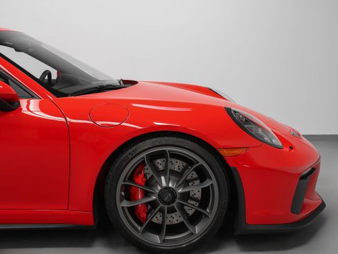 Certified 2018 Porsche 911 GT3 image 17