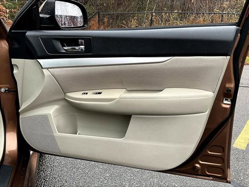 Used 2013 Subaru Legacy 2.5i Premium w/ All-Weather Pkg image 22