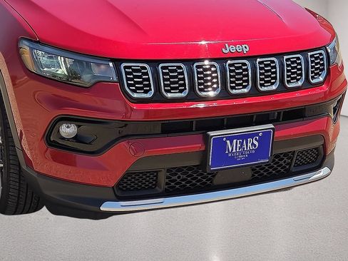 Used 2025 Jeep Compass Limited AWD/4WD image 9