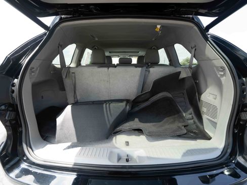 Used 2016 Toyota Highlander XLE AWD/4WD image 28