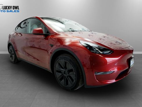 Used 2025 Tesla Model Y Long Range RWD image 4