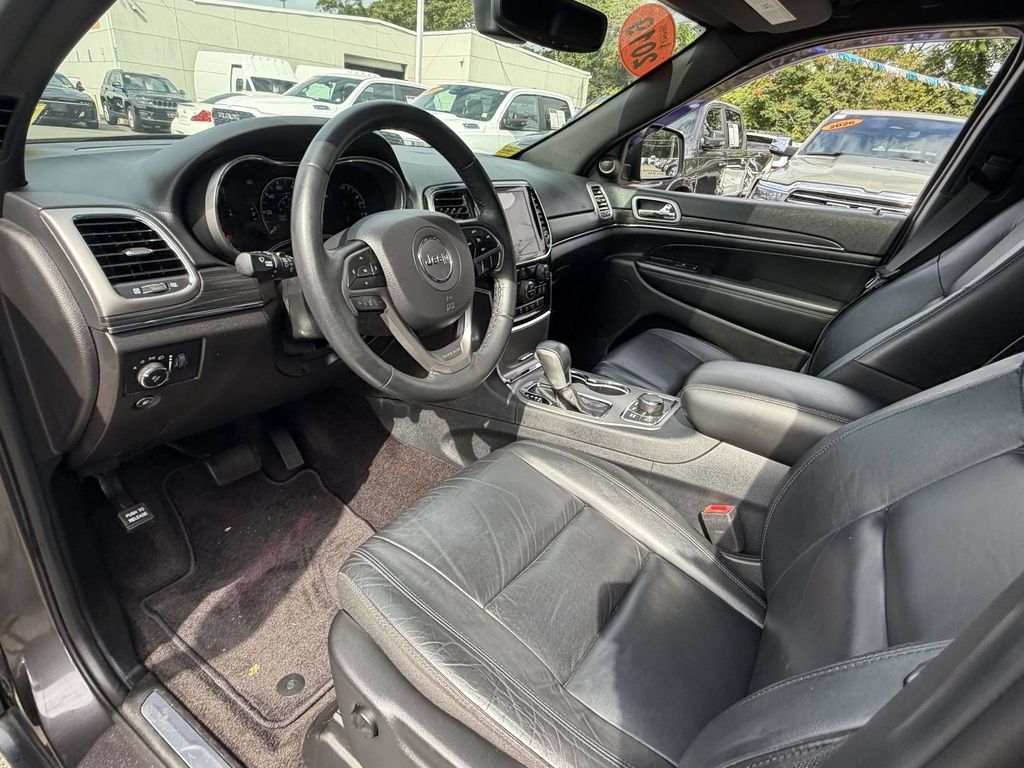 Used 2019 Jeep Grand Cherokee Limited AWD/4WD image 19
