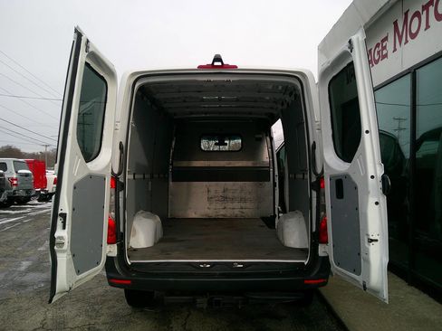 Used 2019 Mercedes-Benz Sprinter 144 image 8