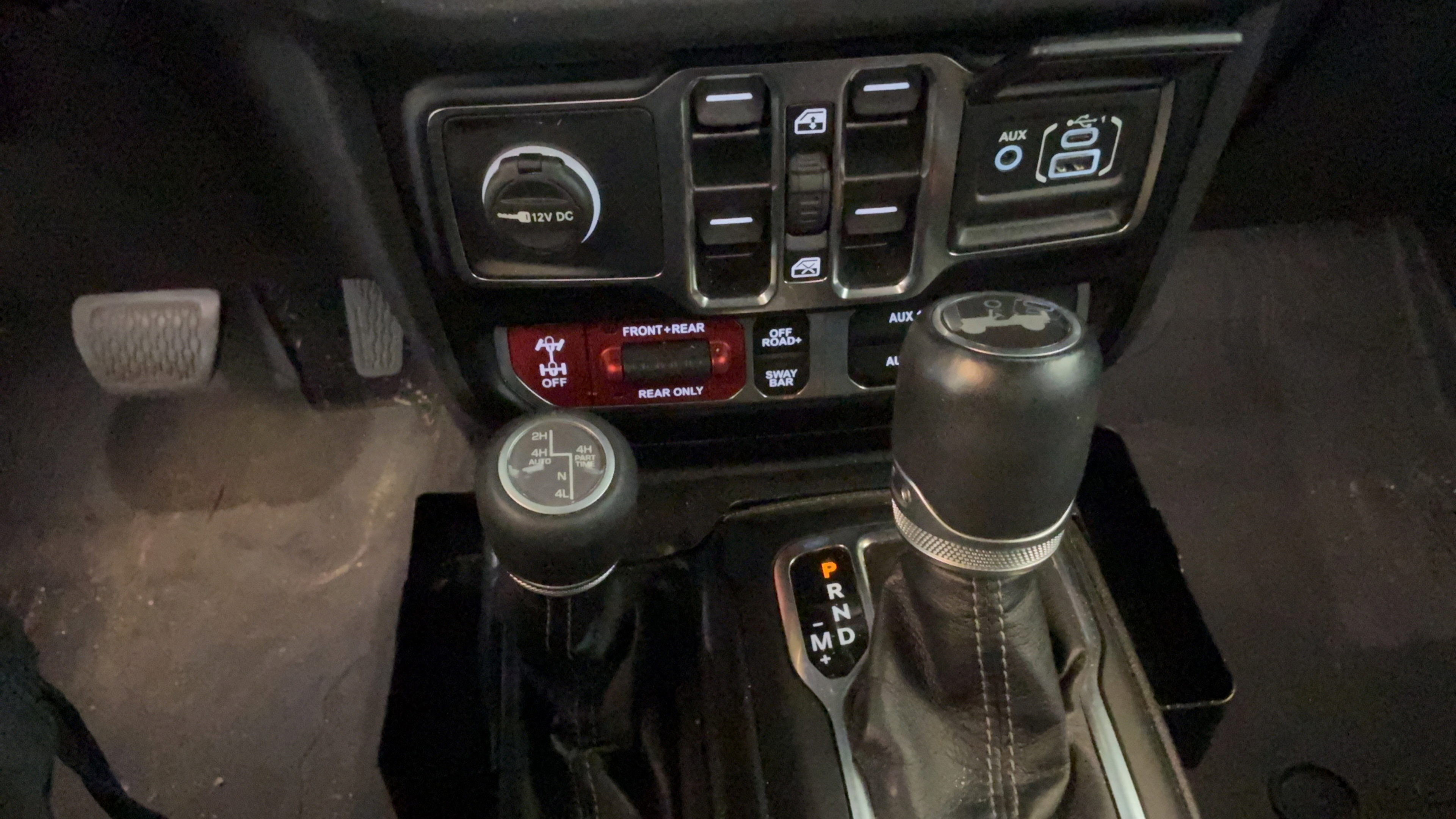 Used 2024 Jeep Wrangler Unlimited Rubicon AWD/4WD image 16
