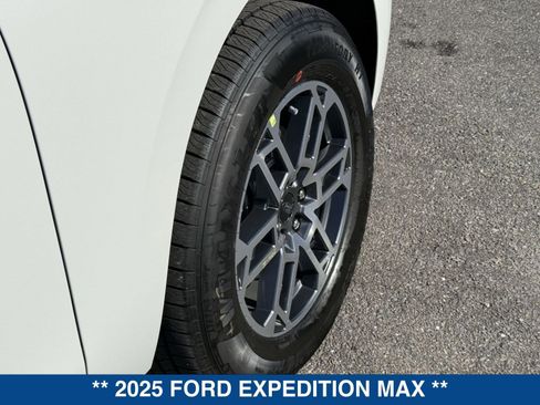 New 2025 Ford Expedition Max Active image 13