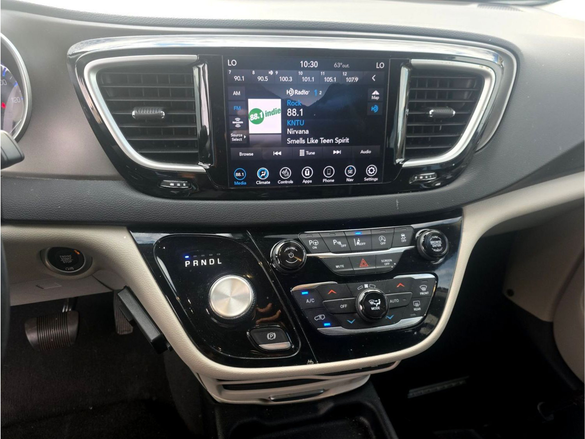 Used 2020 Chrysler Pacifica Touring-L w/ Advanced Safetytec Group FWD image 7