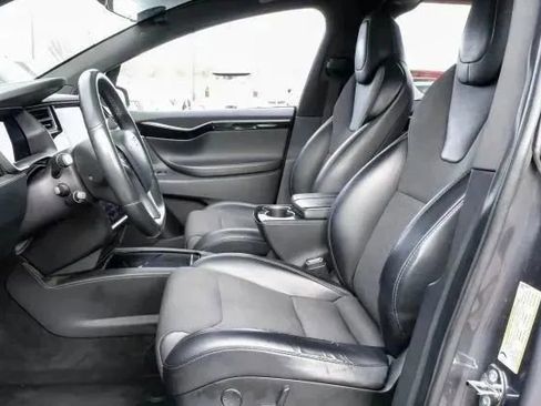 Used 2018 Tesla Model X 100D image 4