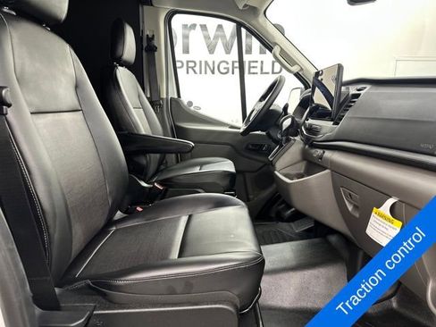 New 2026 Ford Transit 250 148 Medium Roof w/ Load Area Protection Package RWD image 8