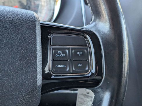 Used 2019 Dodge Grand Caravan SXT image 11