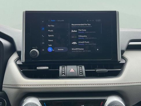 Used 2023 Toyota RAV4 XLE Premium image 28