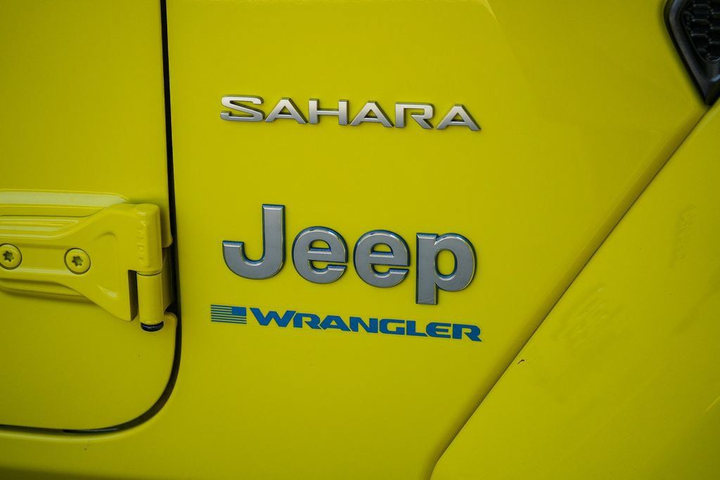 Used 2023 Jeep Wrangler Unlimited Sahara w/ Cold Weather Group AWD/4WD image 9
