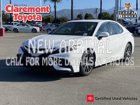 Certified 2023 Toyota Camry SE image 1