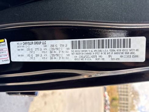 Used 2012 Jeep Wrangler Unlimited Rubicon w/ Dual Top Group image 28