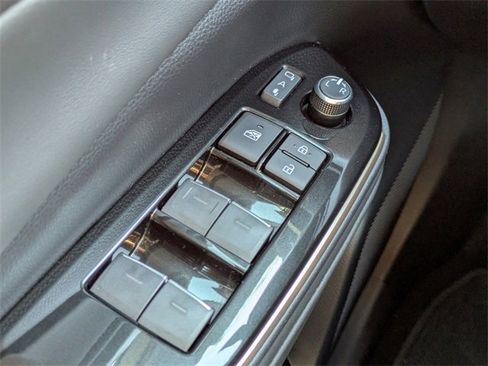 Certified 2025 Toyota Crown Limited image 25