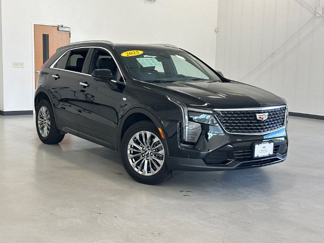 Used 2025 Cadillac XT4 Premium Luxury w/ Cold Weather Package AWD/4WD image 2