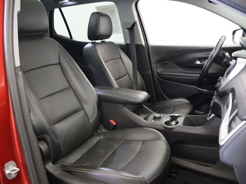 Used 2022 GMC Terrain SLT w/ LPO, Floor Liner Package AWD/4WD image 17