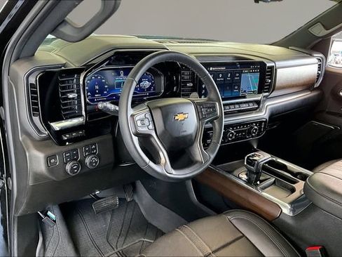 Used 2024 Chevrolet Silverado 1500 High Country w/ High Country Premium Package AWD/4WD image 14