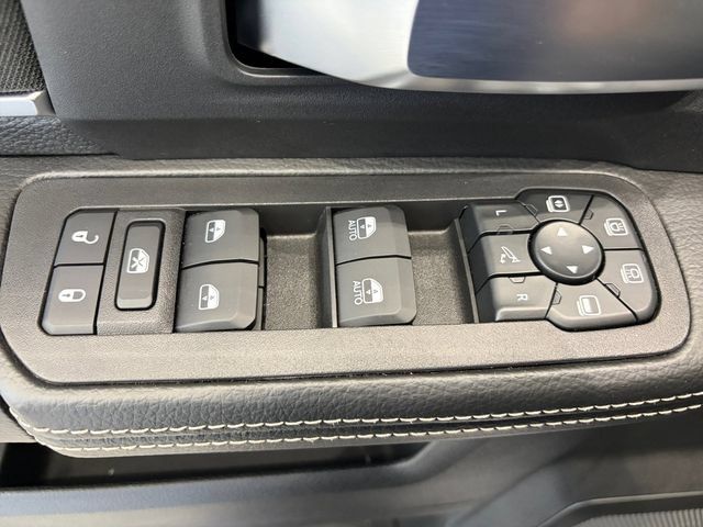 New 2026 RAM 2500 Big Horn AWD/4WD image 17