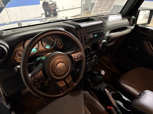 Used 2017 Jeep Wrangler Sport image 15