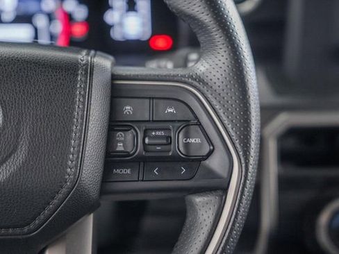 Used 2025 Toyota 4Runner SR5 image 30