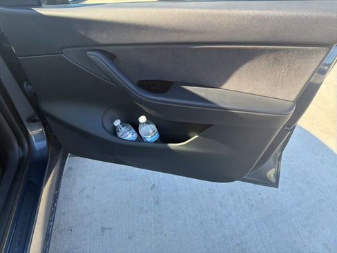 Used 2020 Tesla Model Y Long Range image 14