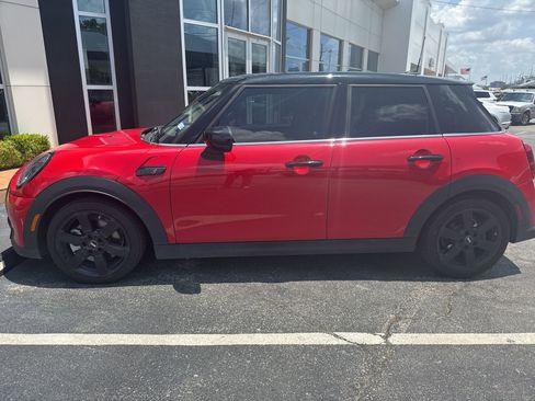 Used 2023 MINI Cooper S image 3