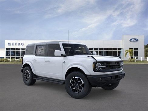 New 2025 Ford Bronco Outer Banks image 7