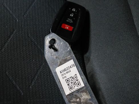 Certified 2019 Toyota RAV4 XLE w/ Convenience Package FWD image 43