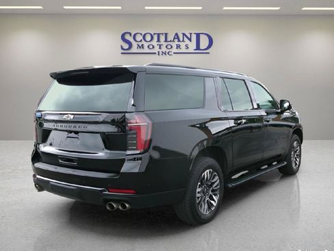 Used 2025 Chevrolet Suburban Z71 AWD/4WD image 6