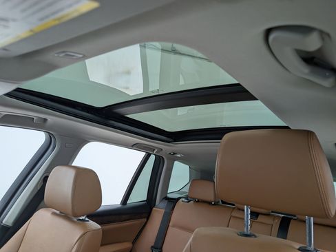 Used 2016 BMW X3 xDrive28i image 15