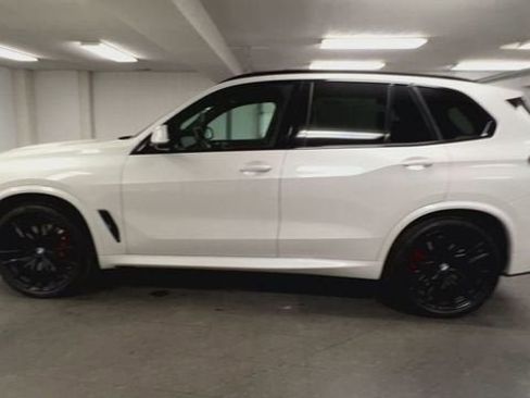 Used 2023 BMW X5 M50i w/ Executive Package image 5