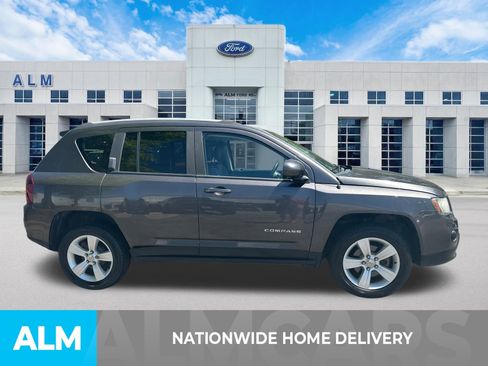 Used 2016 Jeep Compass Latitude FWD image 4