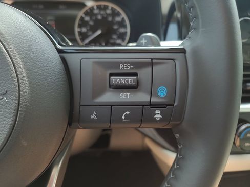 Certified 2025 Nissan Pathfinder SL FWD image 27