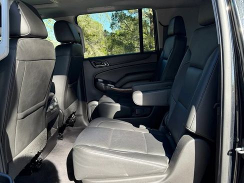 Used 2019 Chevrolet Suburban Premier RWD image 13