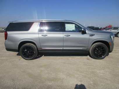 New 2026 GMC Yukon XL Denali w/ Sun & Power Step Package