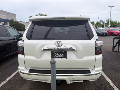 Used 2018 Toyota 4Runner Limited AWD/4WD image 7