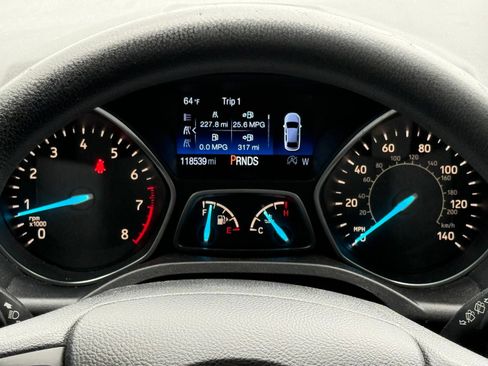 Used 2019 Ford Escape SE FWD image 29