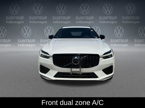 Used 2021 Volvo XC60 T5 R-Design image 11