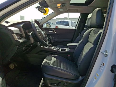 Used 2024 Mitsubishi Outlander SE image 13