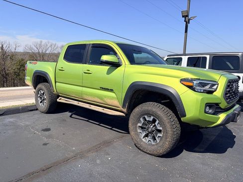 Used 2023 Toyota Tacoma TRD Off-Road w/ Black Out Package (TMS) image 4