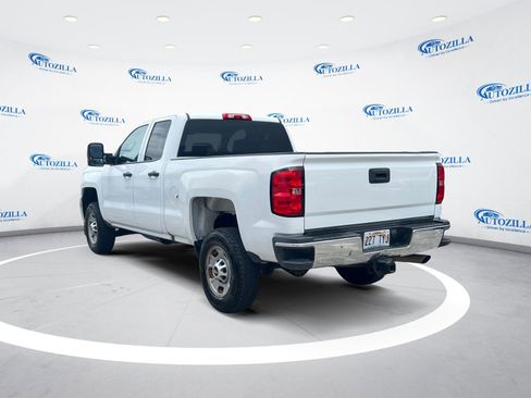 Used 2019 Chevrolet Silverado 2500 W/T AWD/4WD image 3