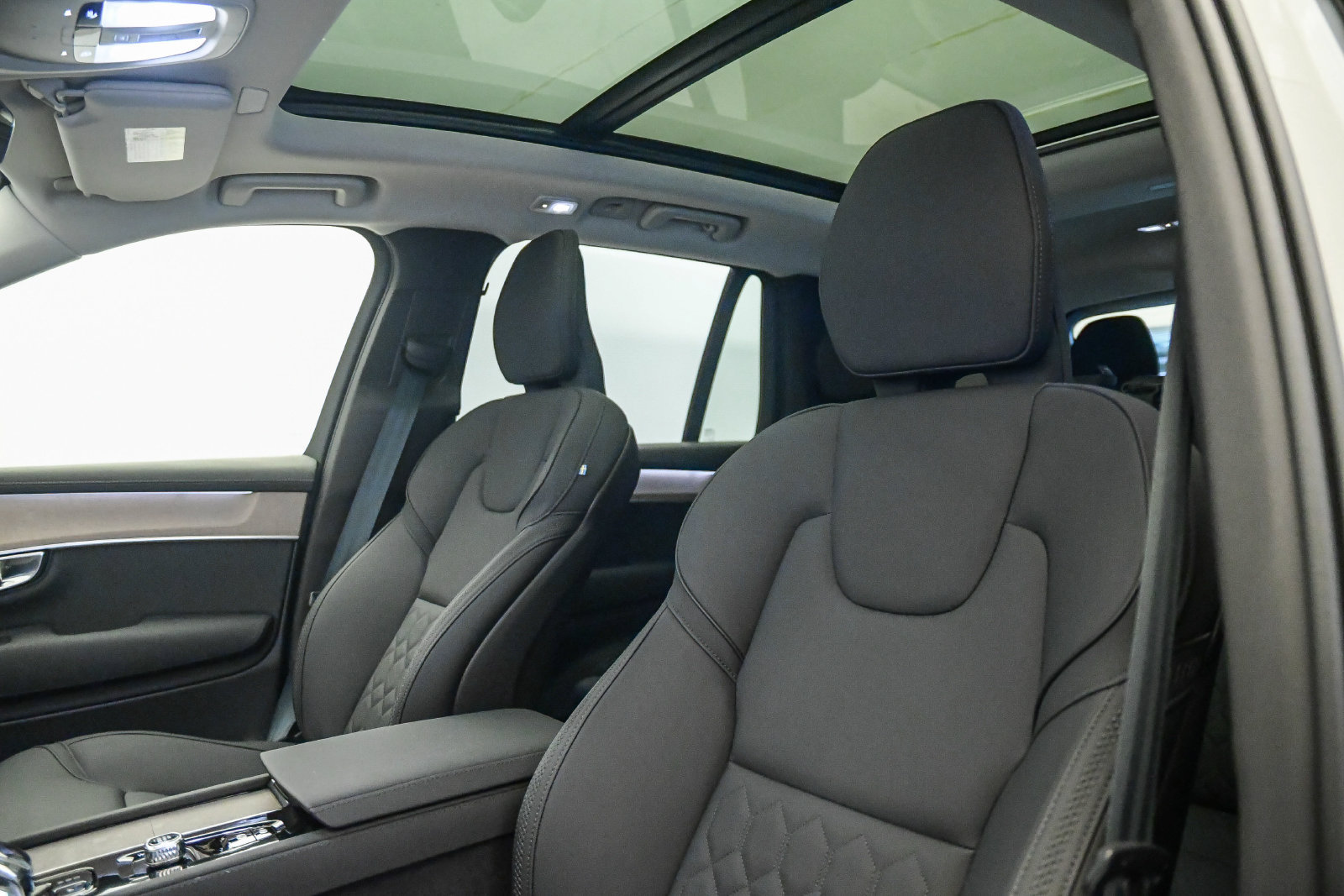 Certified 2026 Volvo XC90 B6 Plus AWD/4WD image 20