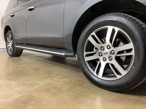 Used 2023 Ford Expedition Limited image 6