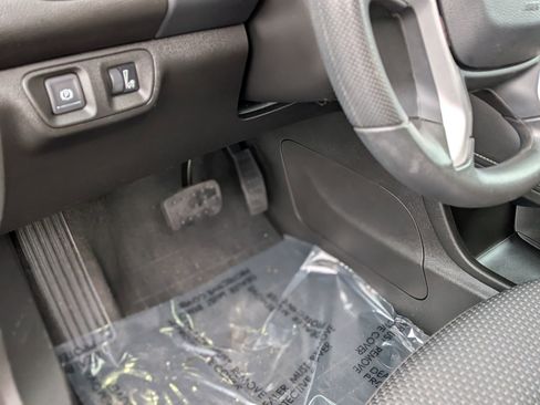 Certified 2023 GMC Acadia SLE w/ Driver Convenience Package image 16