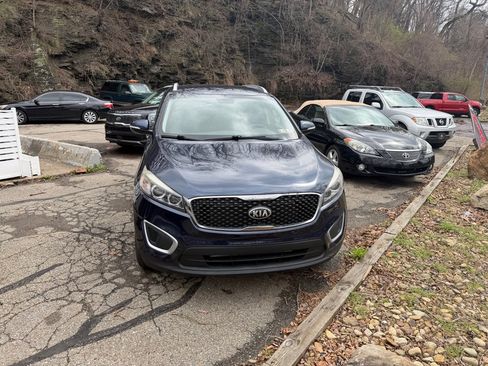 Used 2016 Kia Sorento LX w/ LX Convenience Package image 2