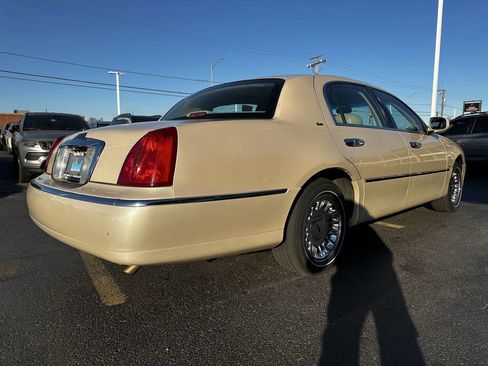 Used 2000 Lincoln Town Car Cartier image 13