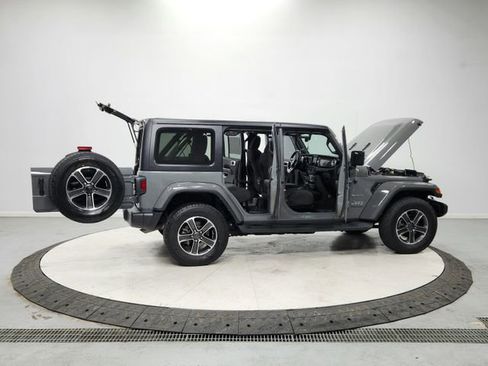 Used 2023 Jeep Wrangler Sahara w/ Cold Weather Group image 16