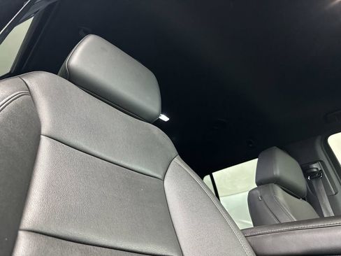 Used 2022 Chevrolet Tahoe LT w/ Luxury Package RWD image 17