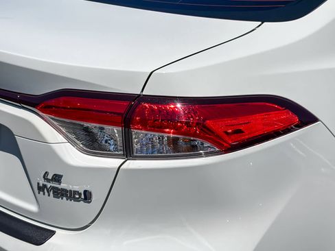 Used 2024 Toyota Corolla LE FWD image 8