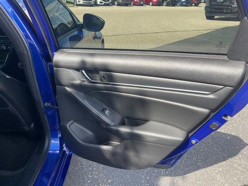 Used 2021 Honda Accord Sport image 11